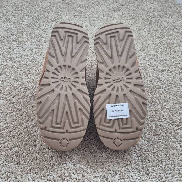UGG Pumped Lace-Up Chestnut Suede Booties Women's Size 9 - Picture 8 of 8